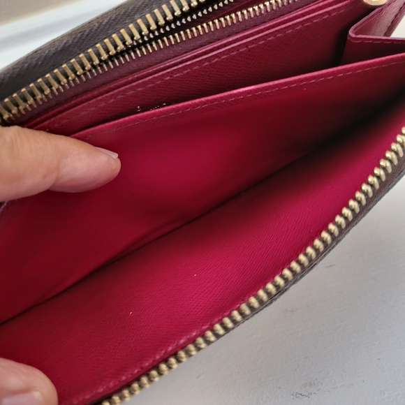 LOUIS VUITTON Monogram Coated Canvas Zippy Long Wallet..Authentic. - Picture 8 of 13